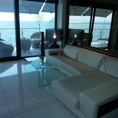 Apartment Blue View *